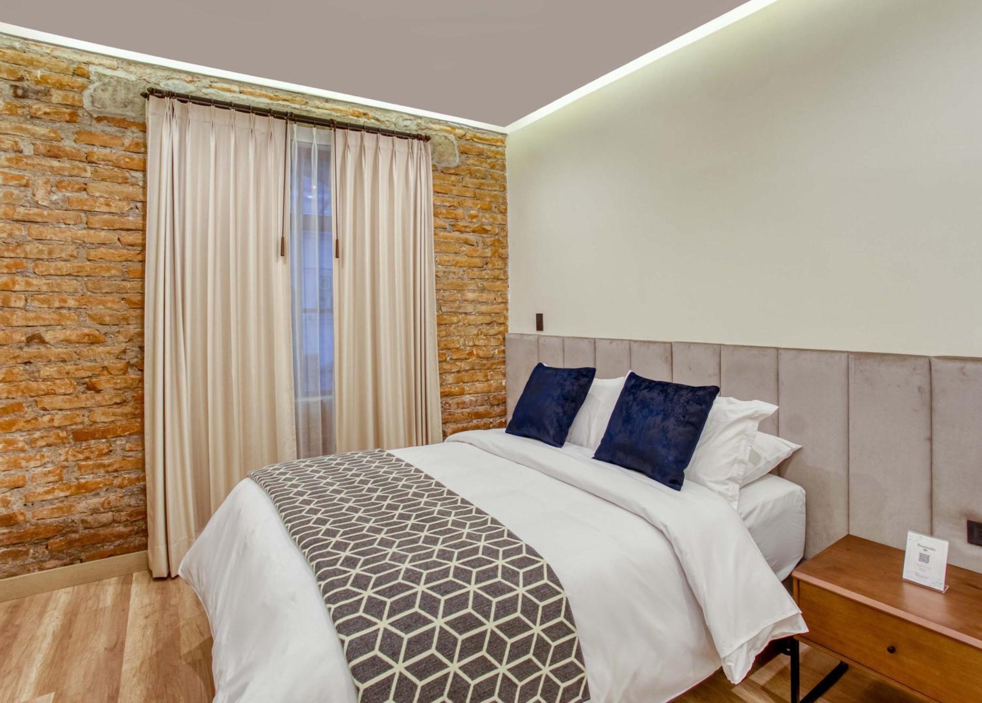 Wanderlot - Hotel Plaza Central Riobamba Kültér fotó